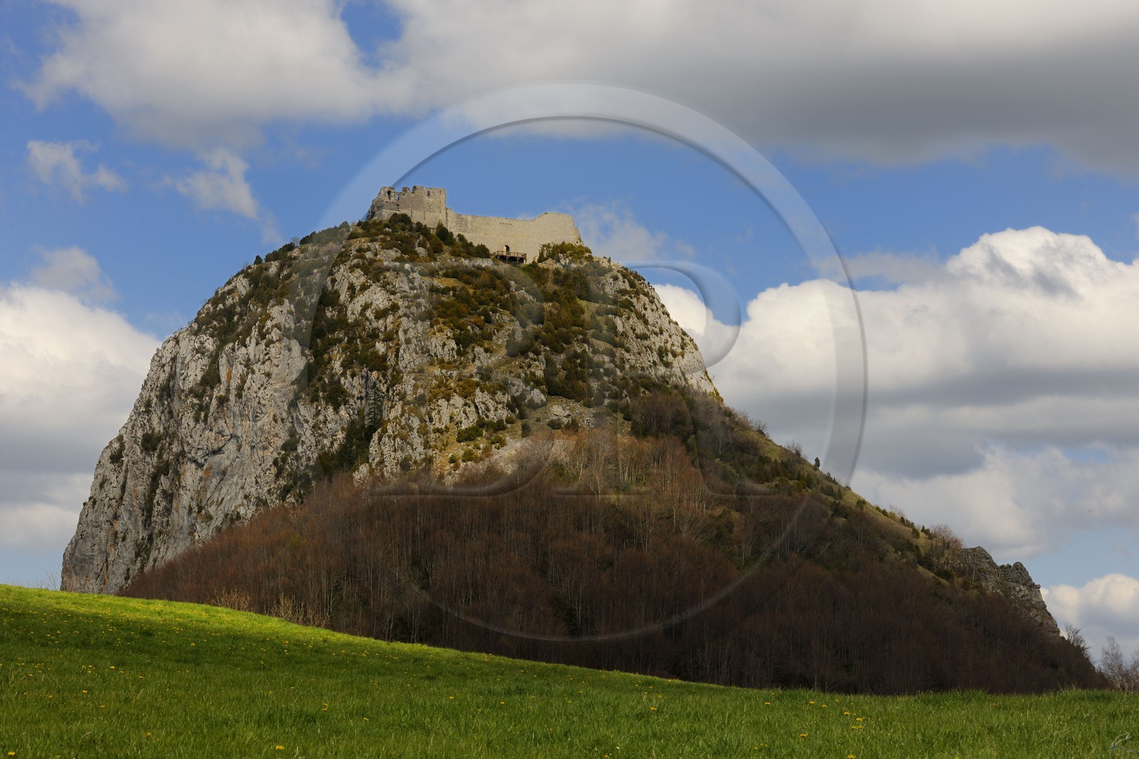 France, Ariège (09), Pays d' Olmes, château cathare de Montségur perché sur un pog