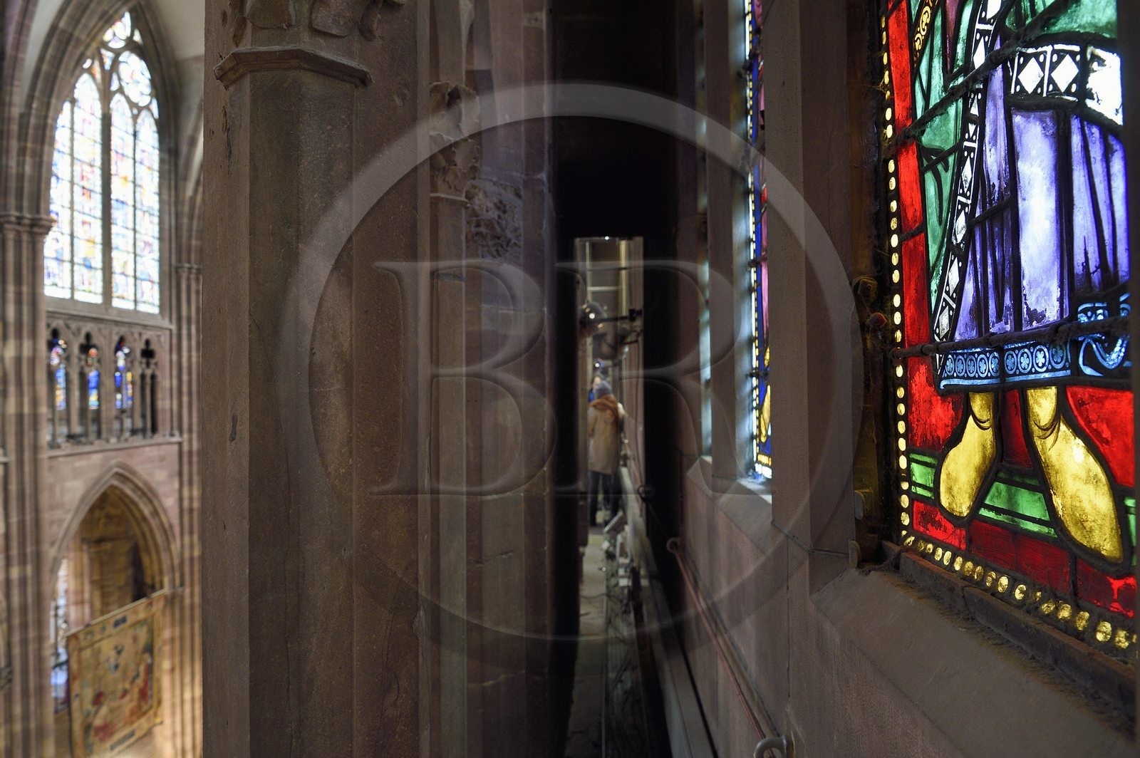 France, Bas-Rhin (67), Strasbourg, vieille ville classée au Patrimoine Mondial de l'UNESCO, la cathédrale Notre-Dame, le triforium