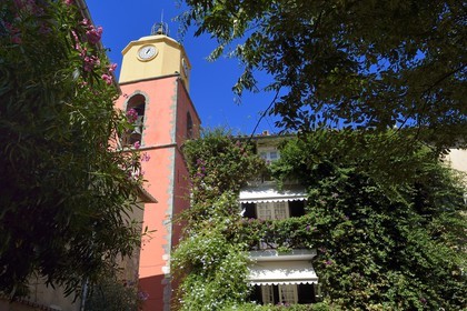 France, Var (83), Saint-Tropez, place de l'Ormeau, église paroissiale Notre-Dame de l'Assomption
