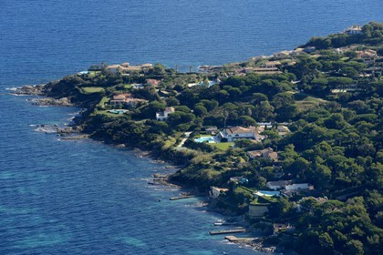 France, Var (83), le Golfe de Saint Tropez, Saint-Tropez, la pointe de la rabiou (vue aérienne)