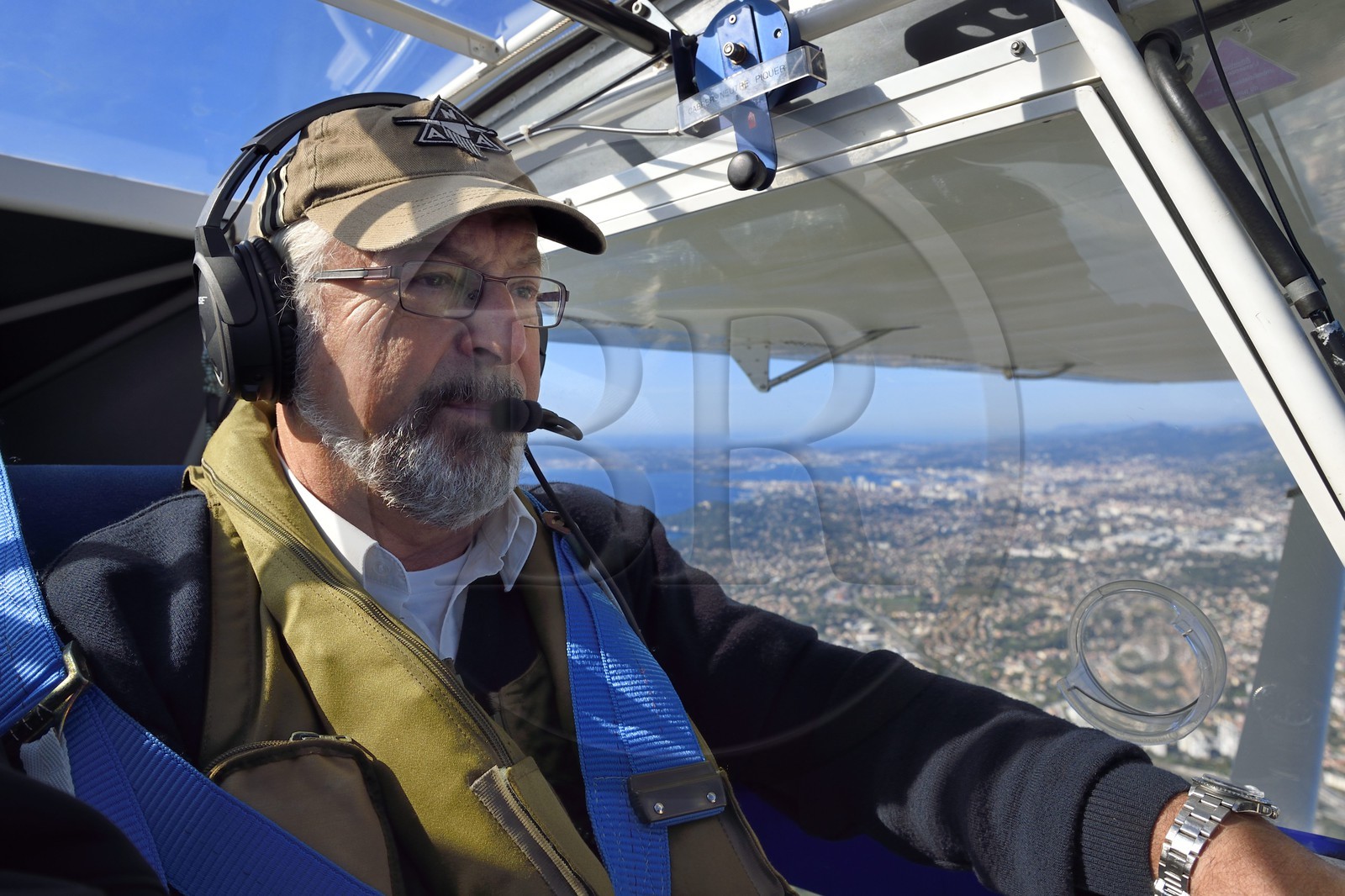 France, Var (83), Bras, le pilote Pierre Becker (vue aérienne)