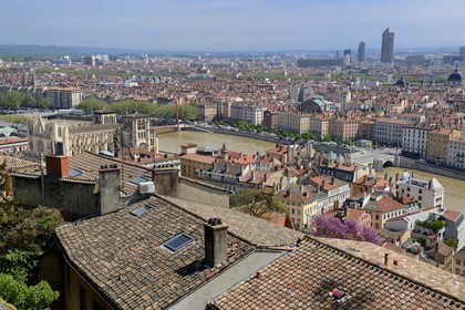France, Rhone, Lyon, historical site listed as World Heritage by UNESCO, Vieux Lyon (Old Town), Saint Jean Cathedral (Saint John's Cathedral) and the district of La Presqu'Ile in the background