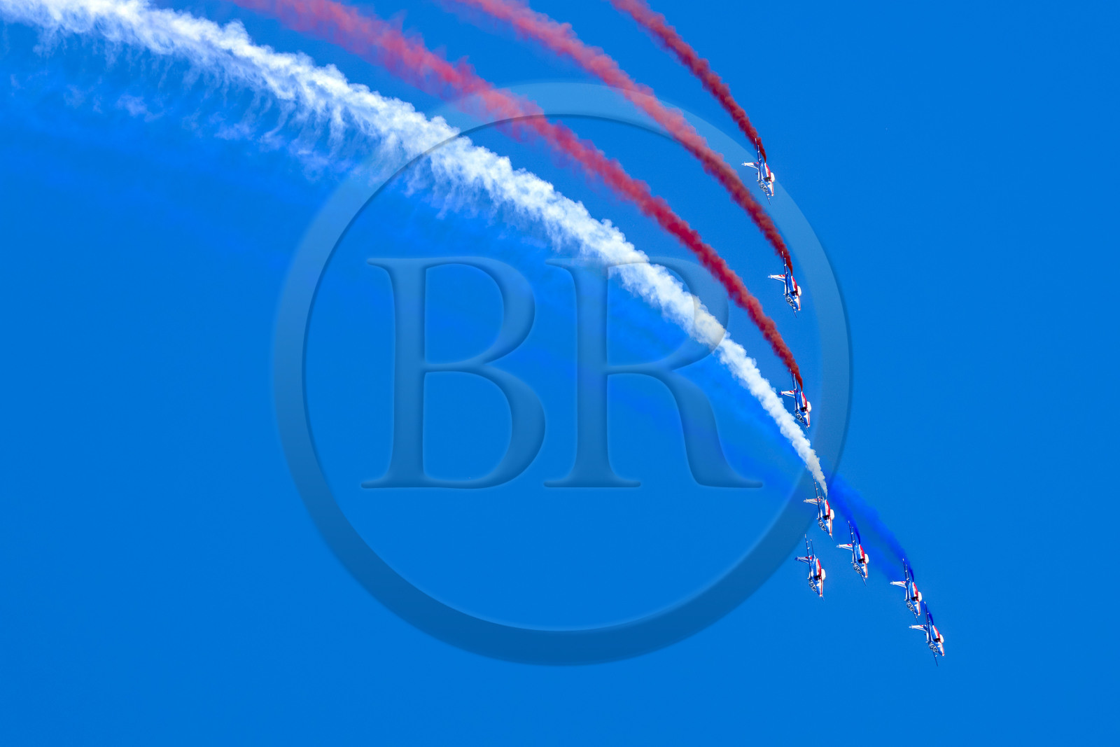 France, Bouches-du-Rhône (13), Salon-de-Provence, base aerienne 701, base de la Patrouille de France (PAF pour Patrouille acrobatique de France) de l'Armée de l'air et de l'espace française, les avions Alphajet en formation lors d'un vol d'entrainement