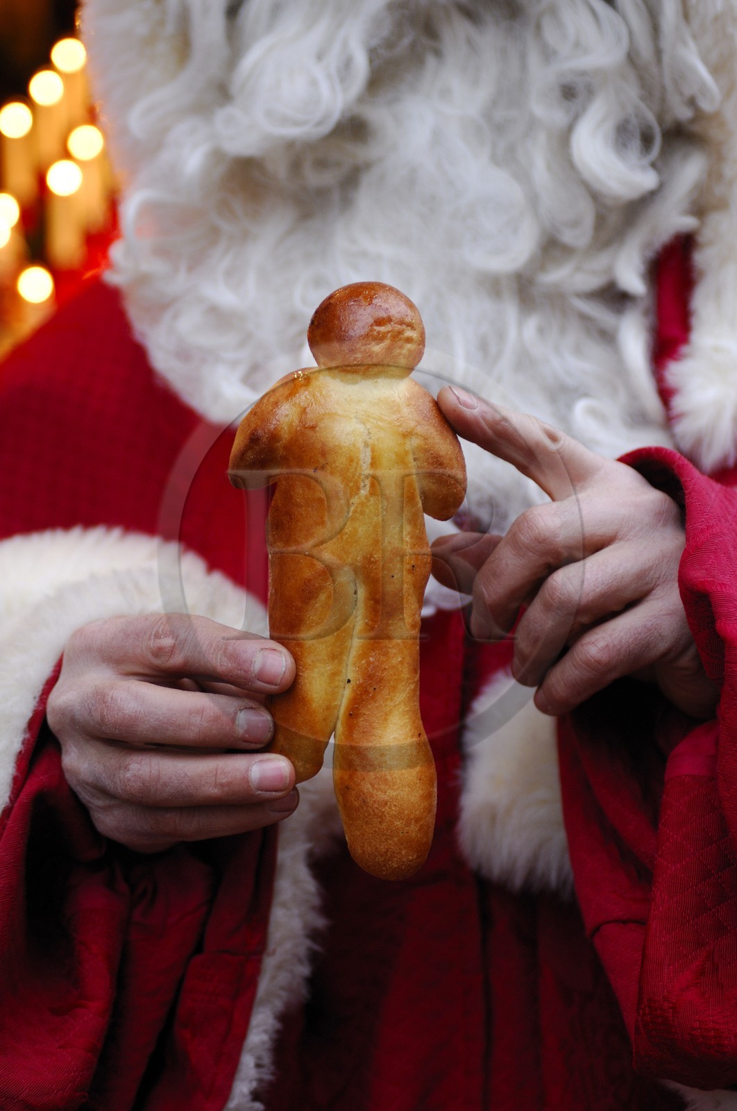 France, Haut Rhin (68), Colmar, petit pain traditionnel en forme de bonhomme pour Noel