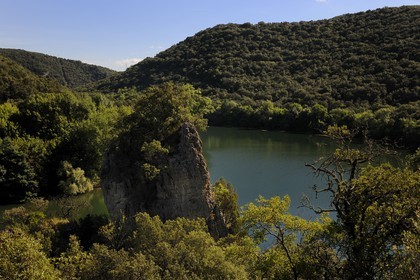 France, Hérault (34), les Gorges de l'Hérault entre Saint-Martin-de-Londres et Saint-Guilhem-le-Désert vers le Causse de la Selle