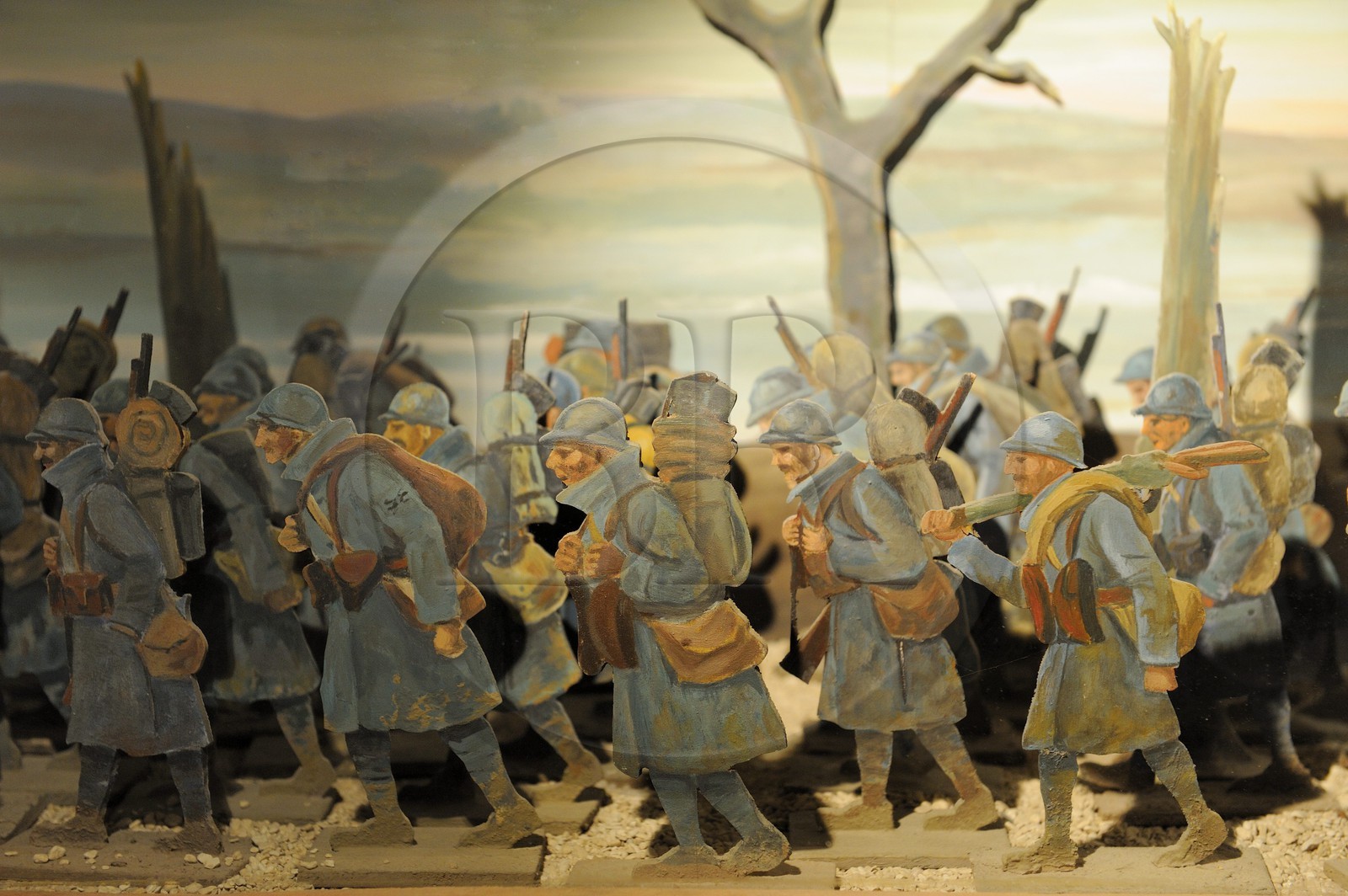 France, Meuse (55), région de Verdun, Fleury-devant-Douaumont, Mémorial de Verdun construit sur le site de la gare du village détruit, reconstitution du champ de bataille