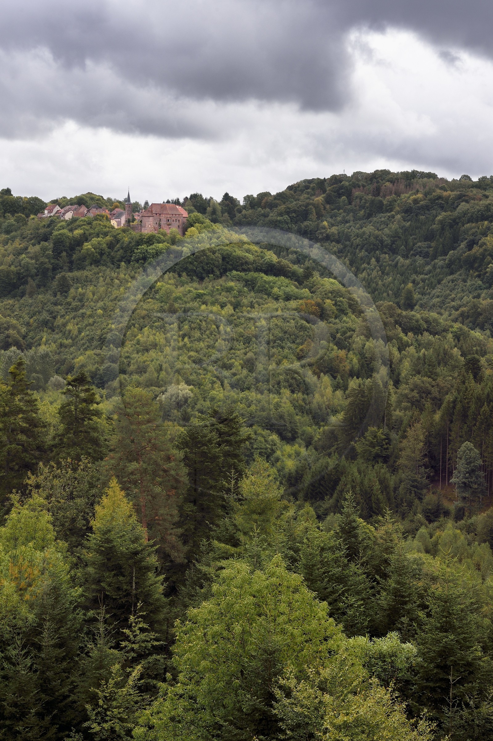 France, Bas-Rhin, Parc regional des Vosges du nord (Northern Vosges Regional Natural Park), La Petite Pierre, the Rocher Blanc (White Rock) allows to enjoy a beautiful view of the old town and the Chateau