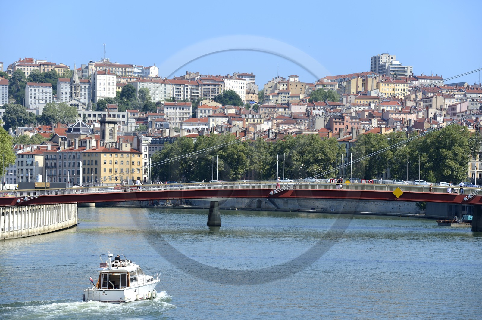 France, Rhône (69), Lyon, site historique classé Patrimoine Mondial de l'UNESCO, les pentes de la colline de la Croix-Rousse et  la passerelle du palais de justice sur la Saône