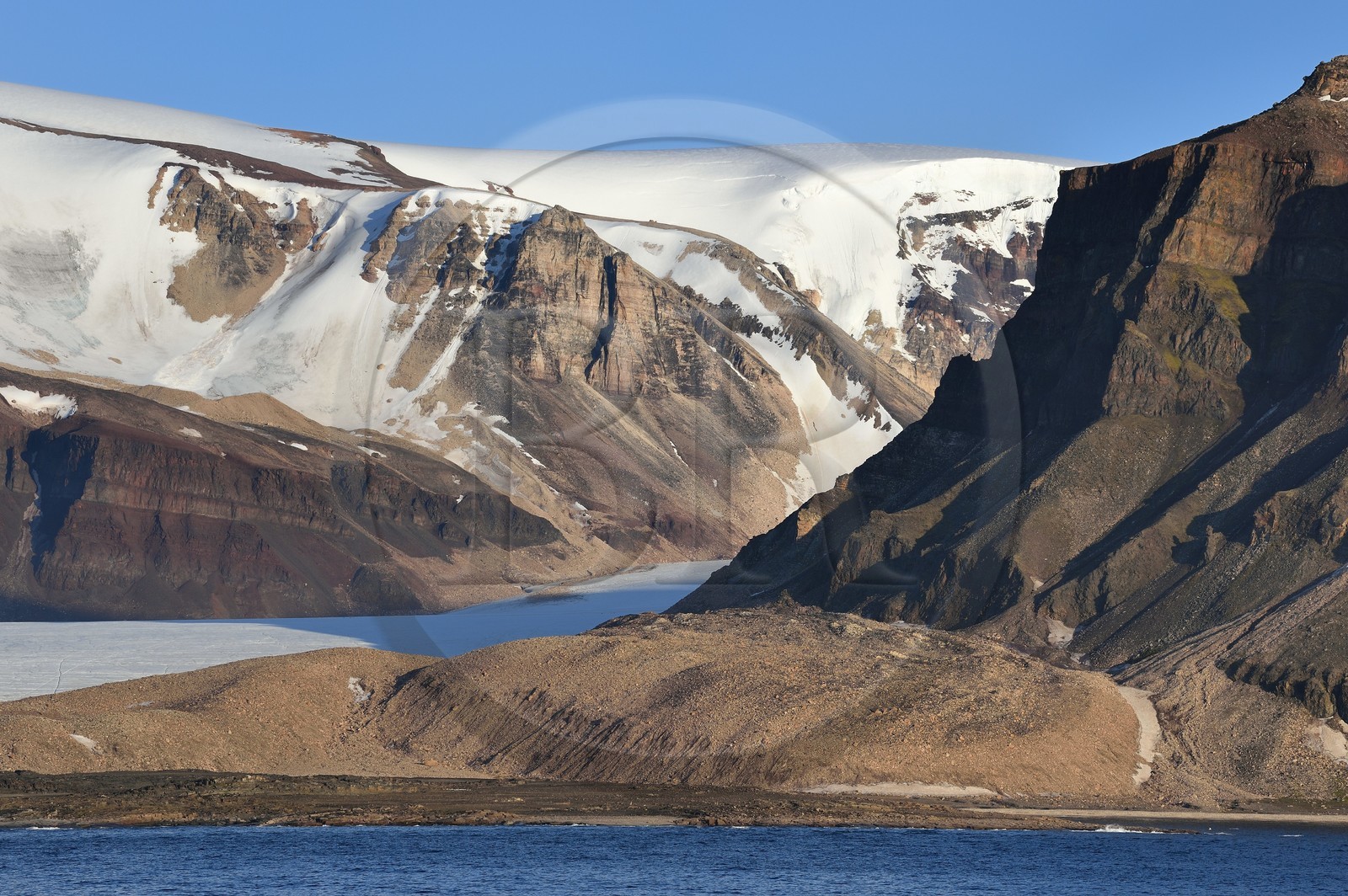 Groenland, cote Nord-Ouest, Murchison sund au nord de la baie de Baffin, le glacier Kissel sur l'Ile de Kiatak (Northumberland Island)
