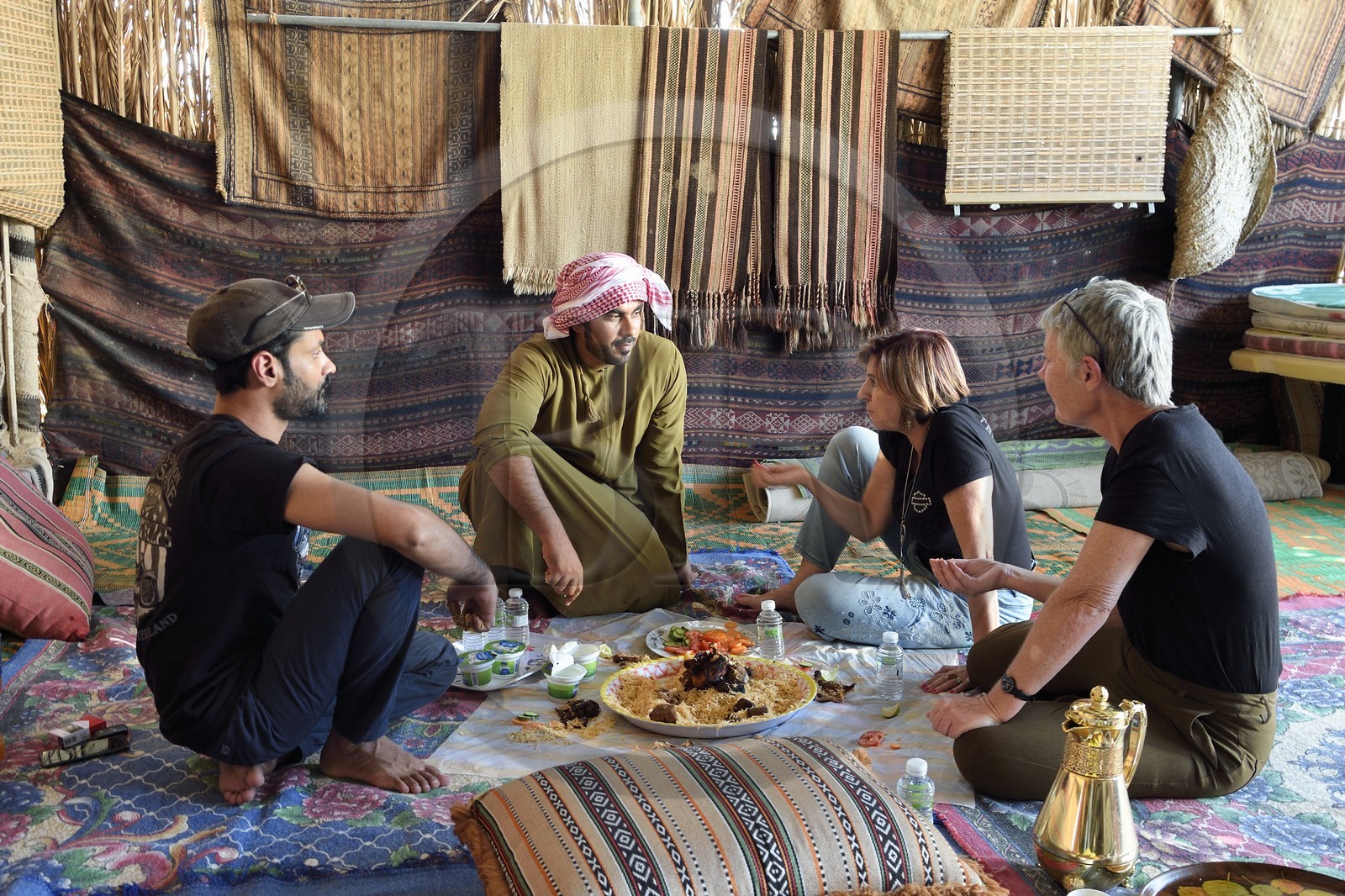 Sultanate of Oman, governorate of Ash Sharqiyah, desert of Wahiba Sands or Sharqiya Sands, Bedouin village of al-Wasil, meal with the Bedouin family al-Badri
