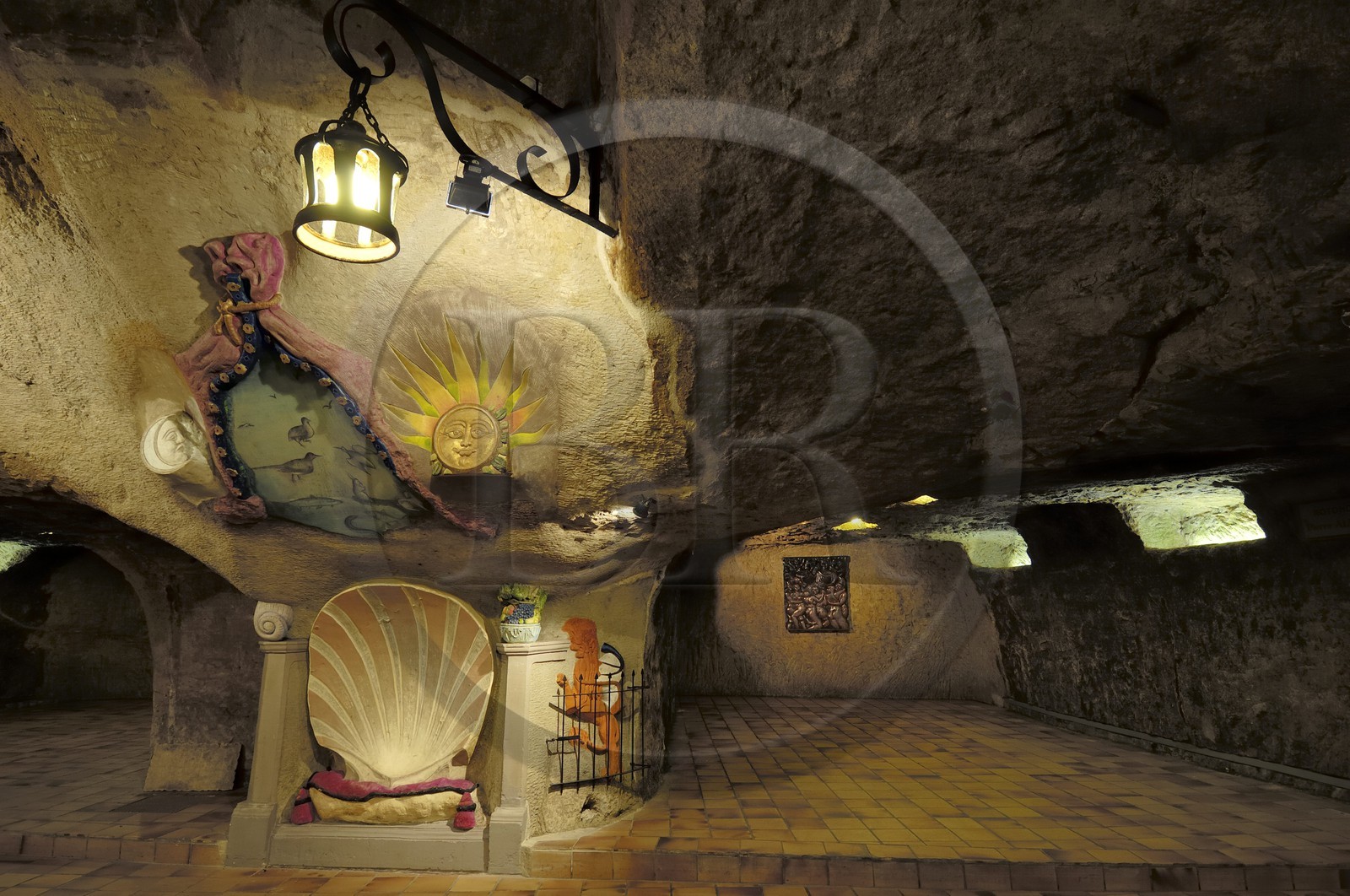 France, Indre et Loire (37), Chinon, les Caves Painctes, confrérie des bons entonneurs rabelaisiens lors du Chapitre de la Fleur