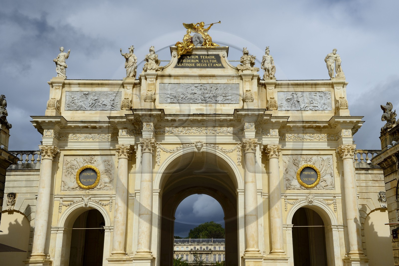 France, Meurthe-et-Moselle, Nancy, Place Stanislas (former Place Royale) built by Stanislas Leszczynski in the 18th century, listed as World Heritage by UNESCO, Triumph Arch (Here Gate)