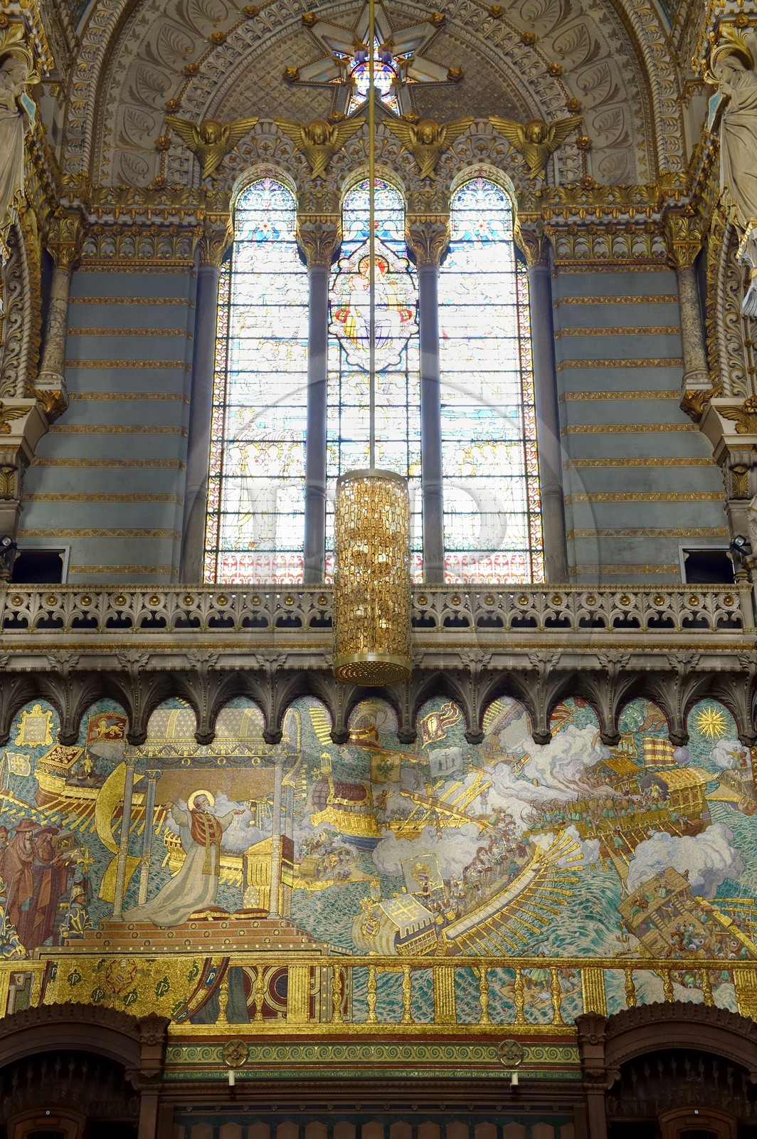 France, Rhône (69), Lyon, site historique classé Patrimoine Mondial de l'UNESCO, Basilique Notre Dame de Fourvière, mosaiques de la nef