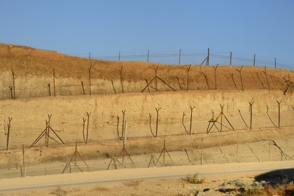 Israel, district Nord, Basse Galilée, la vallée du Jourdain marque la frontière israelo-jordanienne