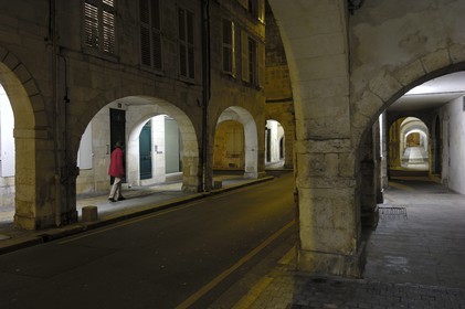 France, Charente-Maritime (17), La Rochelle, arcades rue Admyrault