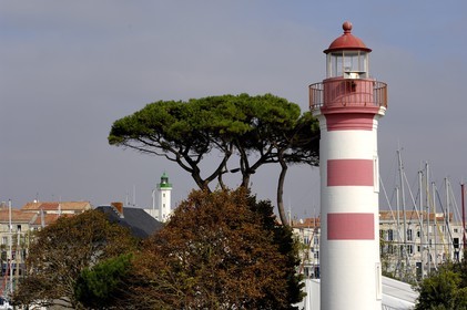 France, Charente-Maritime (17), La Rochelle, phare à l'intérieur du Vieux Port