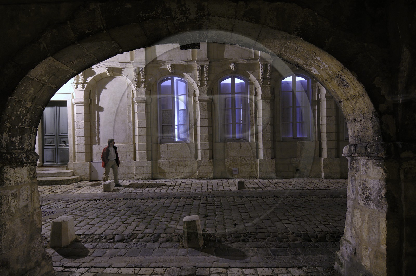 France, Charente-Maritime (17), La Rochelle, arcades de la rue de l'Escale