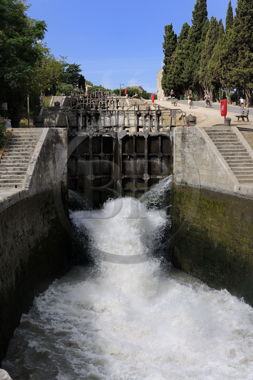 France, Hérault (34), Canal du Midi, classé Patrimoine Mondial de l'UNESCO, Bèziers, les écluses de Fonsérannes ou Fonseranes construites par le fermier de la gabelle et intendant de armées de Louis XIV Pierre-Paul Riquet