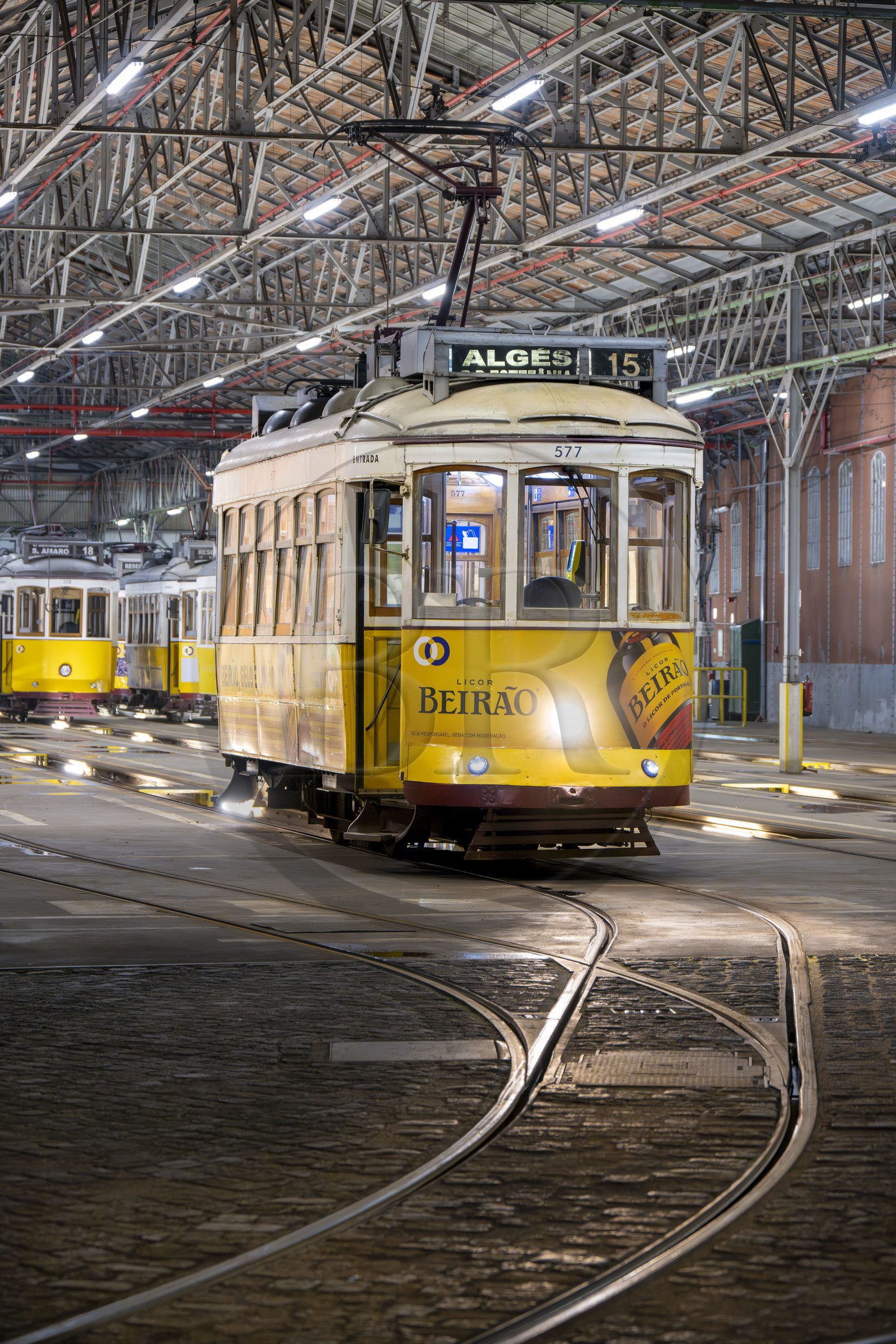 Portugal, Lisbonne, quartier de Alcantara, le Santo Amaro Depot qui abrite les tramways de Lisbonne