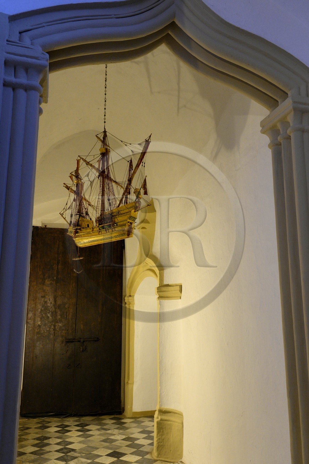 Espagne, Estremadure, Guadalupe, monastère royal de Santa Maria de Guadalupe classé Patrimoine mondial de l'UNESCO, ex-voto de navire