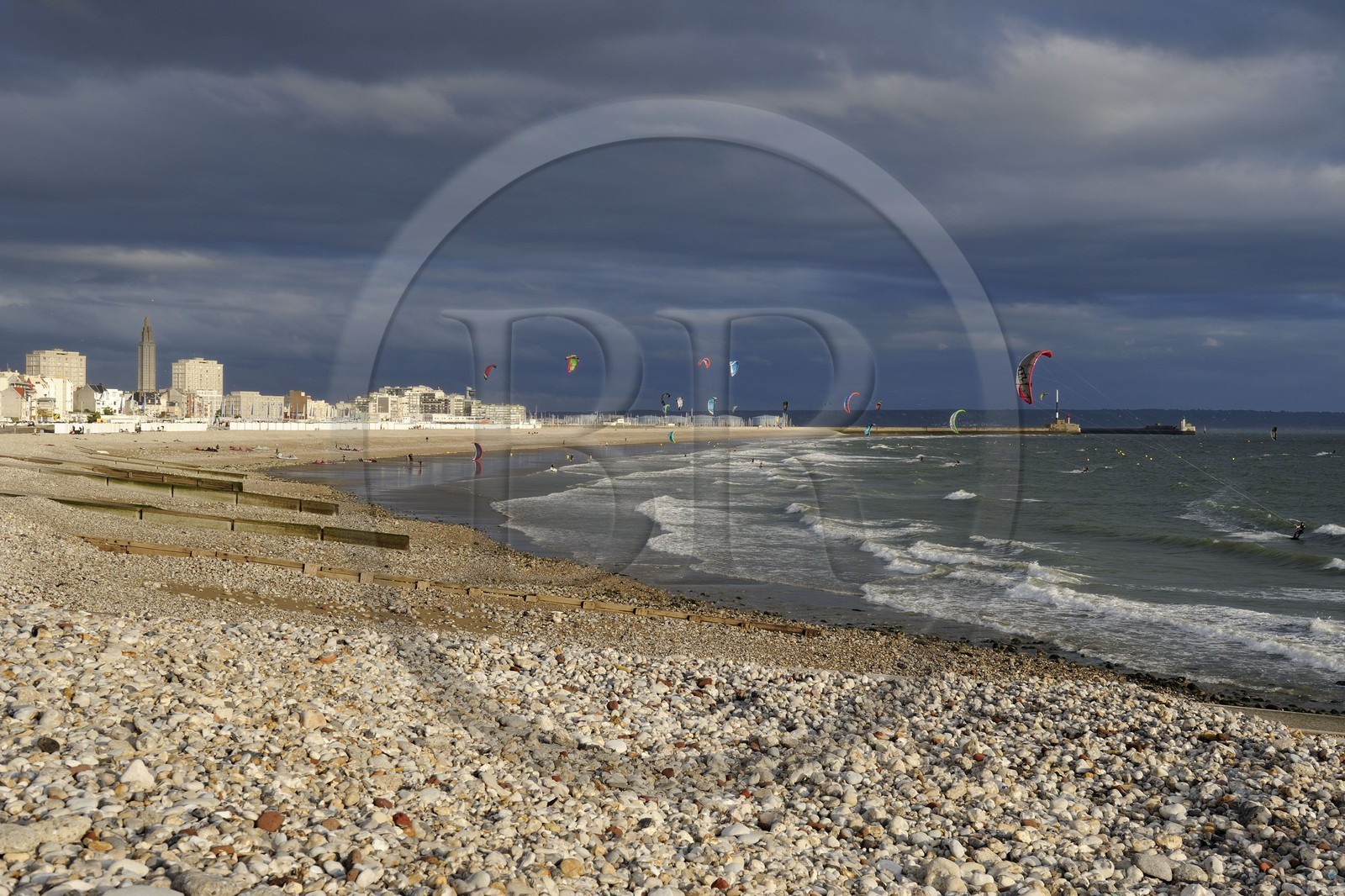 France, Seine Maritime, Le Havre, kitesurfing on the main beach