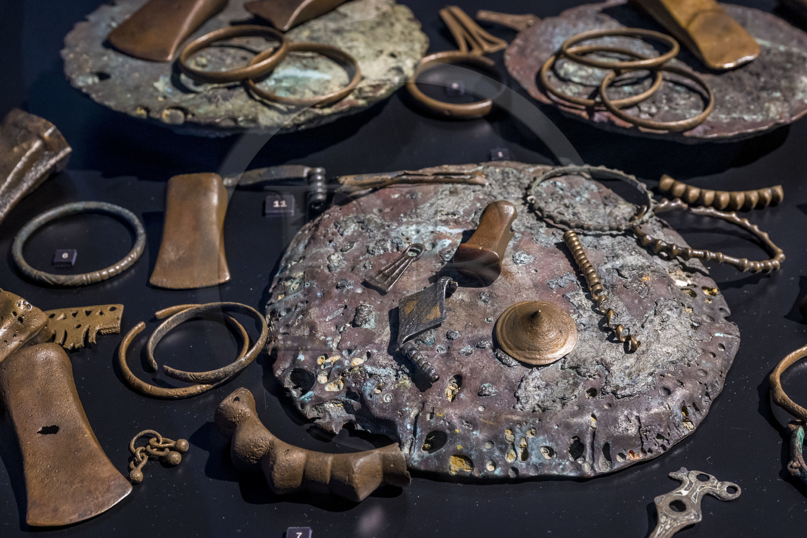 France, Gard (30), Nîmes, Musée de la Romanité, objets étrusques provenant de l'épave de Rochelongue à Agde (VIIème - VIème siècle av. J.-C.)(exposition temporaire)
