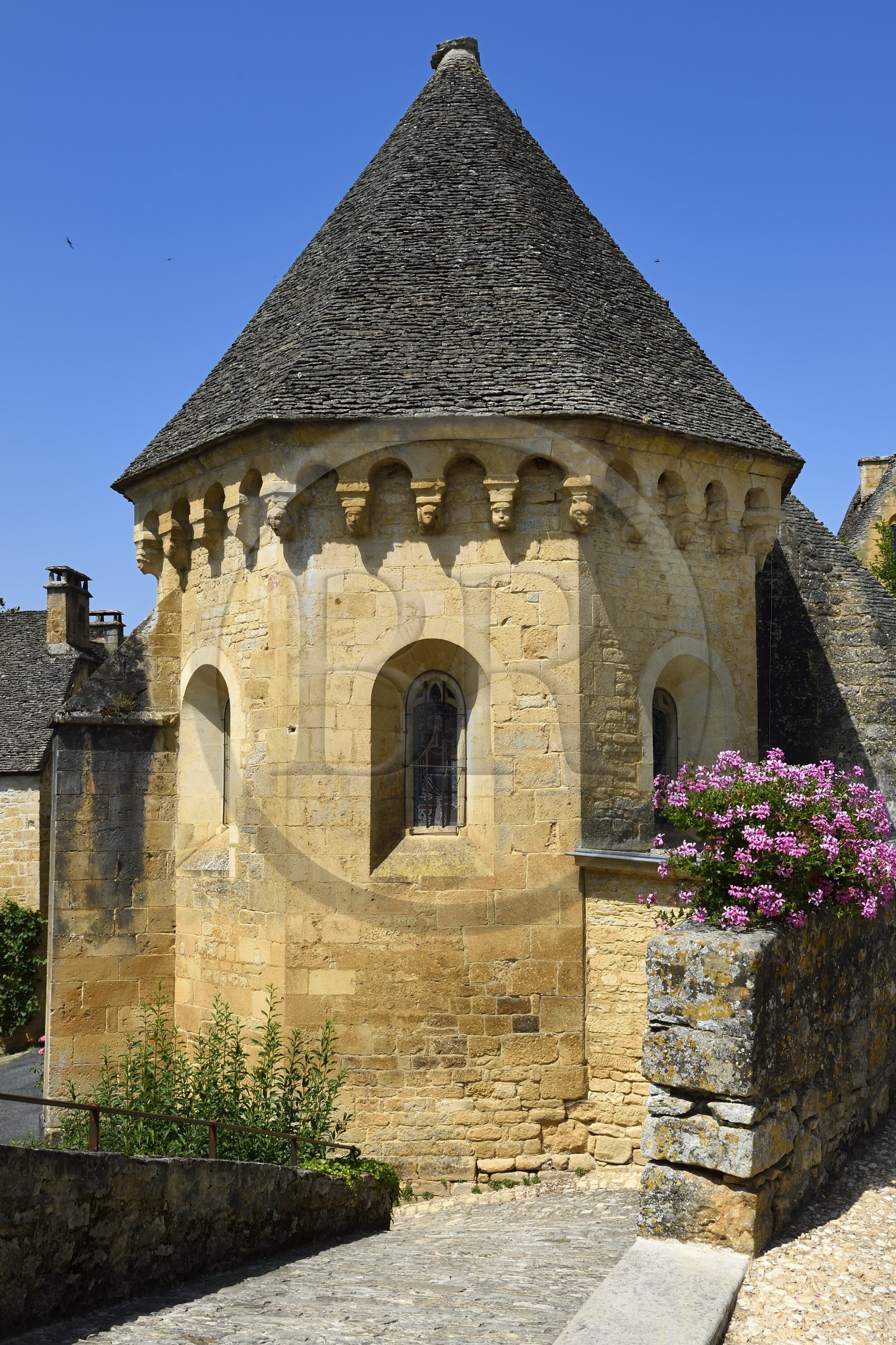France, Dordogne (24), Périgord Noir, Saint-Geniès, l'église Notre-Dame de l'Assomption