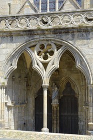 France, Côtes-d'Armor (22), Tréguier, le porche ouest de la cathédrale Saint-Tugdual