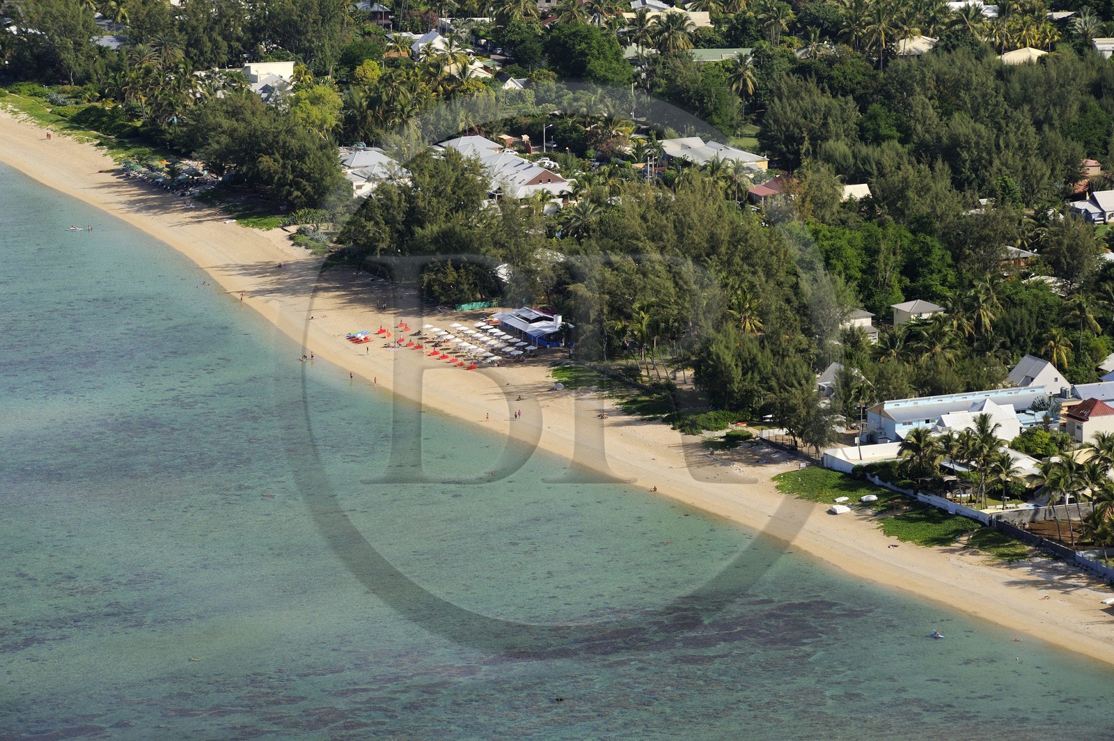 France, île de la Réunion, la Cote Ouest, le lagon de Saint-Gilles-Les-Bains, l'Ermitage-les-Bains (vue aérienne)