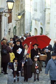 France, Bouches-du-Rhône (13), Les Baux-de-Provence, labellisé Les Plus Beaux Villages de France, fêtes de Noël, l' aubade en costume traditionnel
