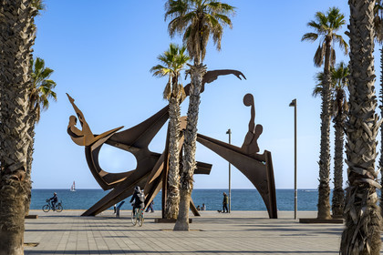 Espagne, Catalogne, Barcelone, La Barceloneta, Hommage à la Natation (Homenaje a la Natacion) (2004) sculpture de l'Alfredo Lanz