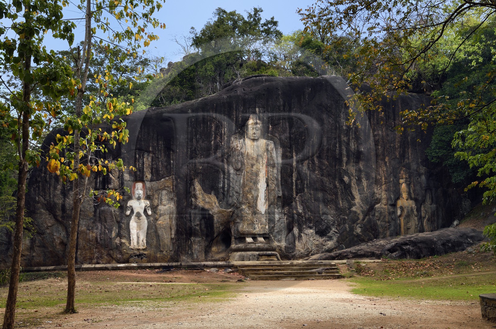 Sri Lanka, province d'Uva, Buduruwagala, bouddhas gravés dans la roche datant du Xe siècle