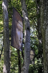 France, Indre-et-Loire (37), vallée de la Loire classée Patrimoine Mondial par l'UNESCO, Amboise, château du Clos Lucé, parc Leonardo Da Vinci (dernière demeure de Léonard de Vinci), parcours sur le thème de la beauté des visages