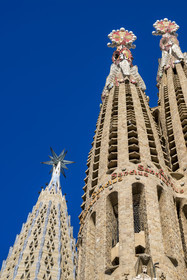 Spain, Catalonia, Barcelona, Eixample district, Sagrada Familia basilica by Catalan modernist architect Antoni Gaudi, listed as a UNESCO World Heritage Site, the recently completed top of the Mary Tower with the bright Virgin's Star