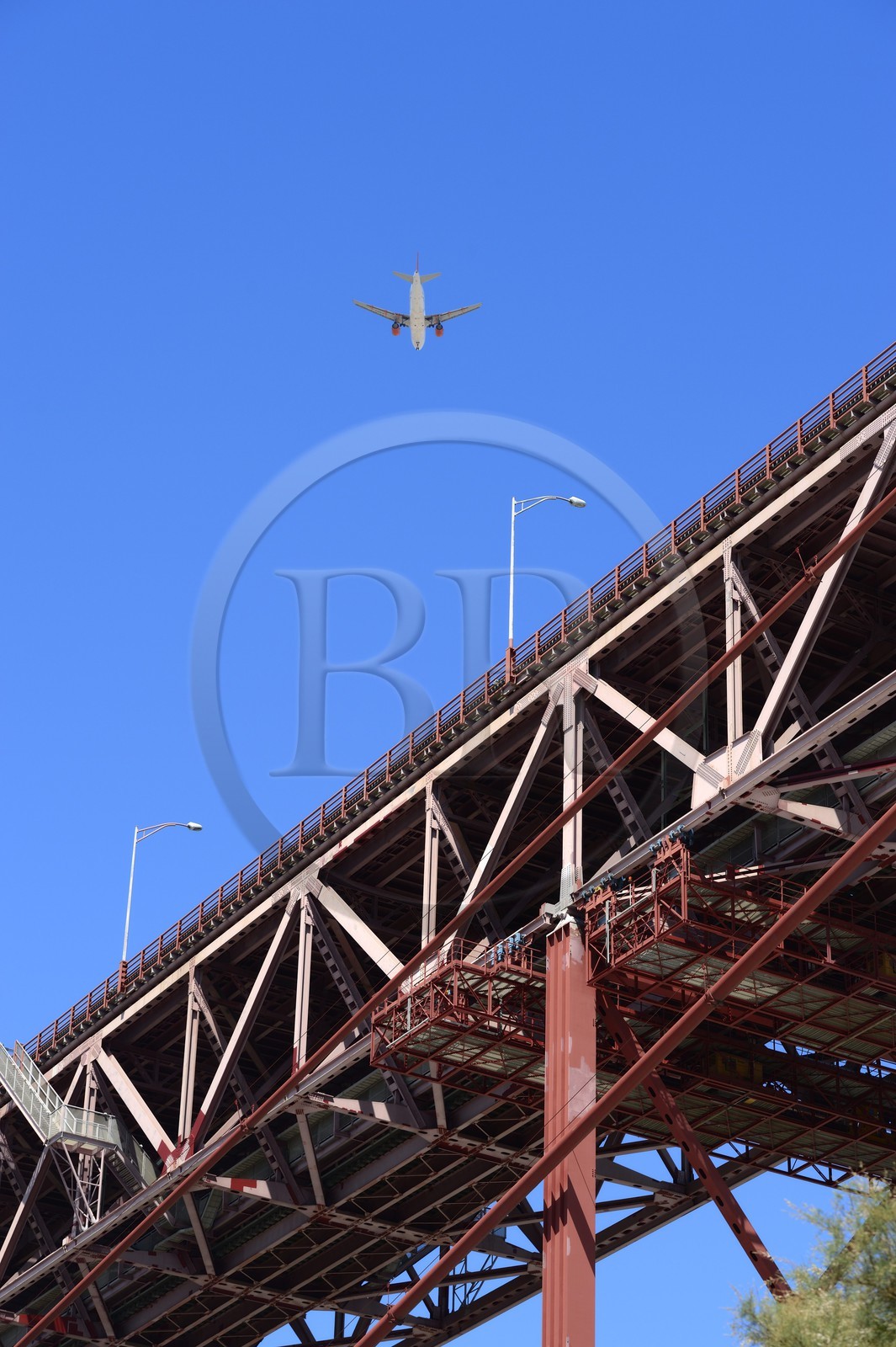 Portugal, Lisbonne, le pont du 25 de Abril sur le Tage