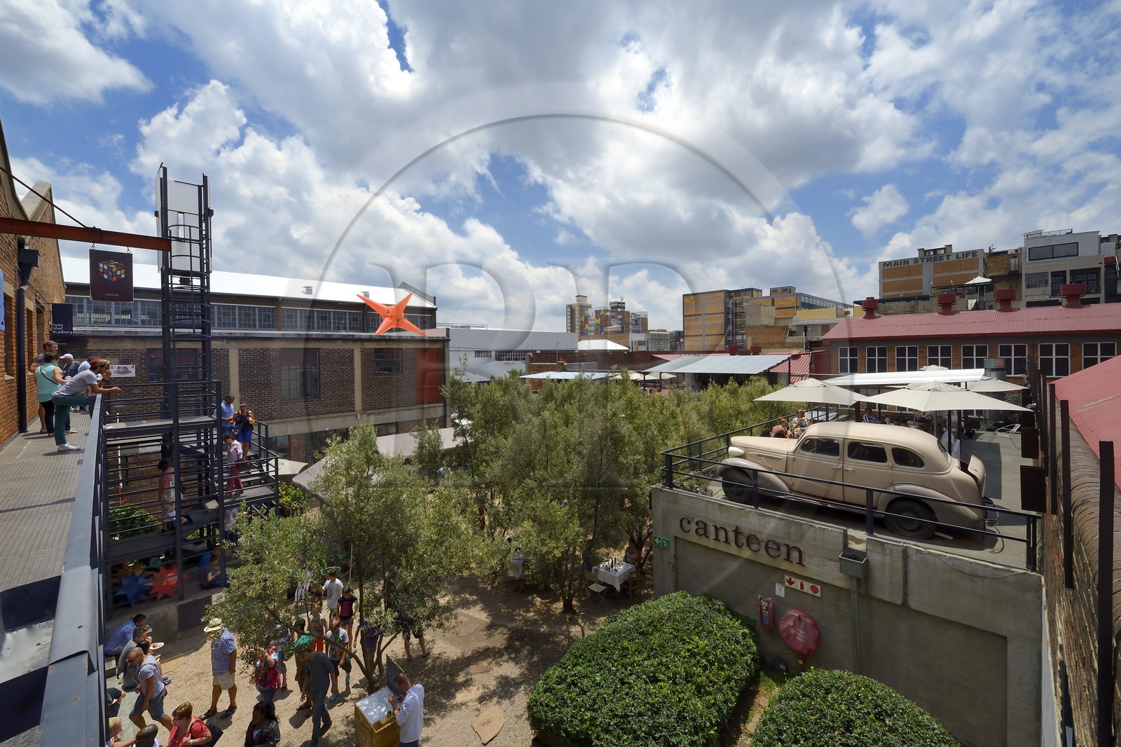 South Africa, Gauteng Province, Johannesburg, Maboneng district, Arts on Main, multi-discipline arts centre in a renovated warehouse that was originally built in 1911, mixing art galleries, bookstores, restaurants and trendy shops