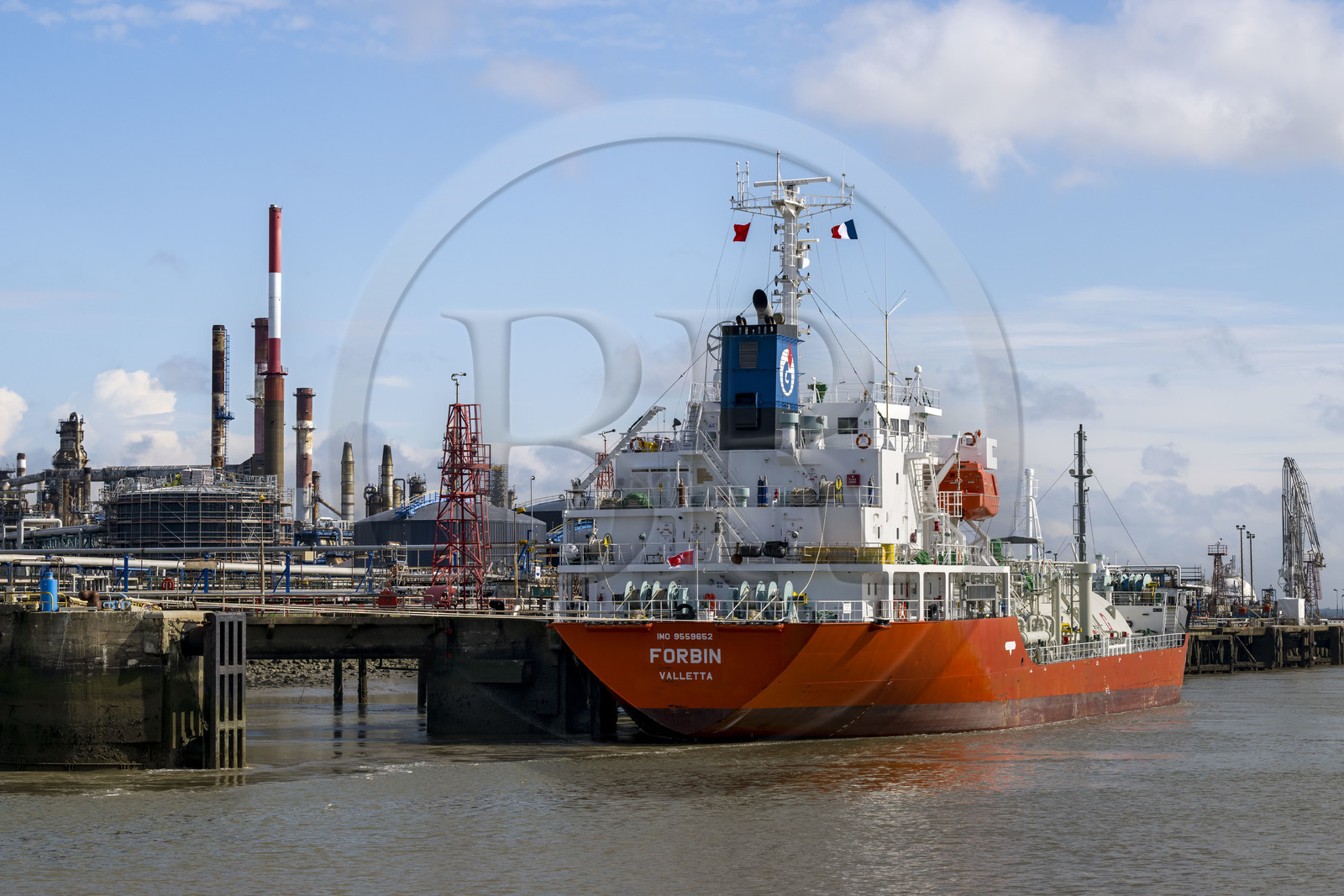 France, Loire-Atlantique (44), Estuaire de la Loire, Saint-Nazaire, le terminal pétrolier et raffinerie Total Energie de Donge