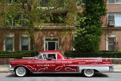 Etats-Unis, New York, Manhattan, Greenwich village, Cadillac de collection sur Washington Square