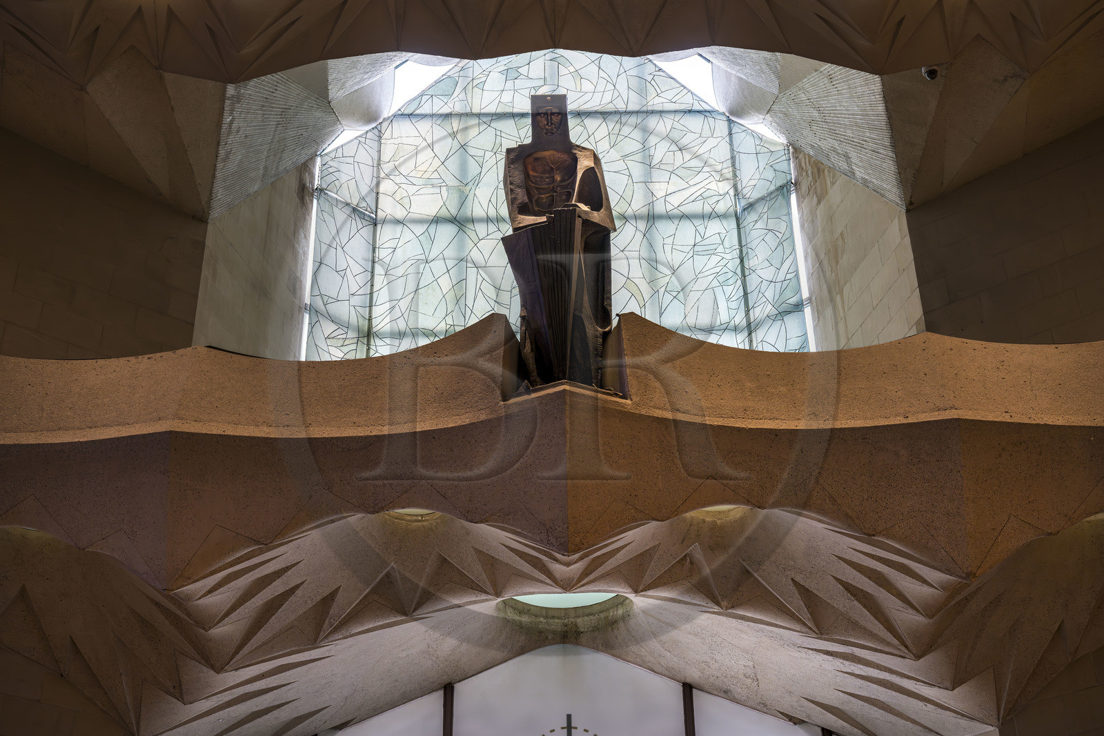 Espagne, Catalogne, Barcelone, quartier de l'Eixample, basilique de la Sagrada Familia de l'architecte du modernisme catalan Antoni Gaudi classée Patrimoine Mondial de l'UNESCO, la facade de la Gloire vue de l'intérieur