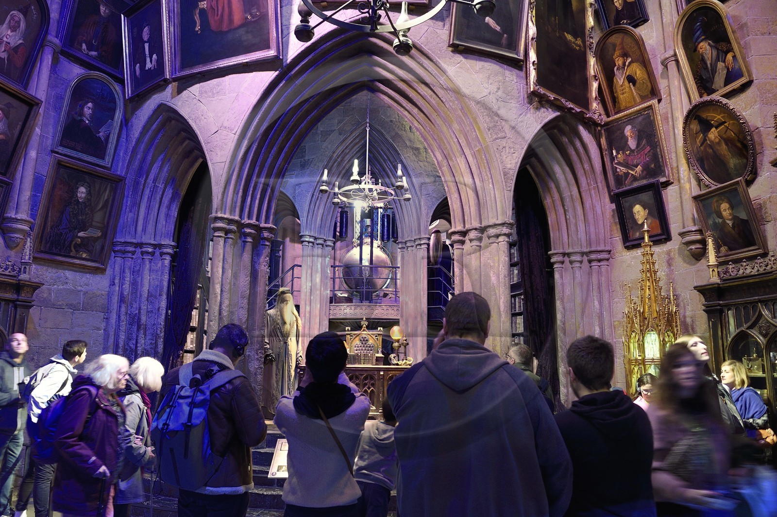 Royaume-Uni, Hertfordshire, Leavesden, Leavesden Film Studios, Harry Potter Studio Tour London, les coulisses du tournage des 8 films de Harry Potter, le bureau de professeur Dumbledore à l'école de Poudlard