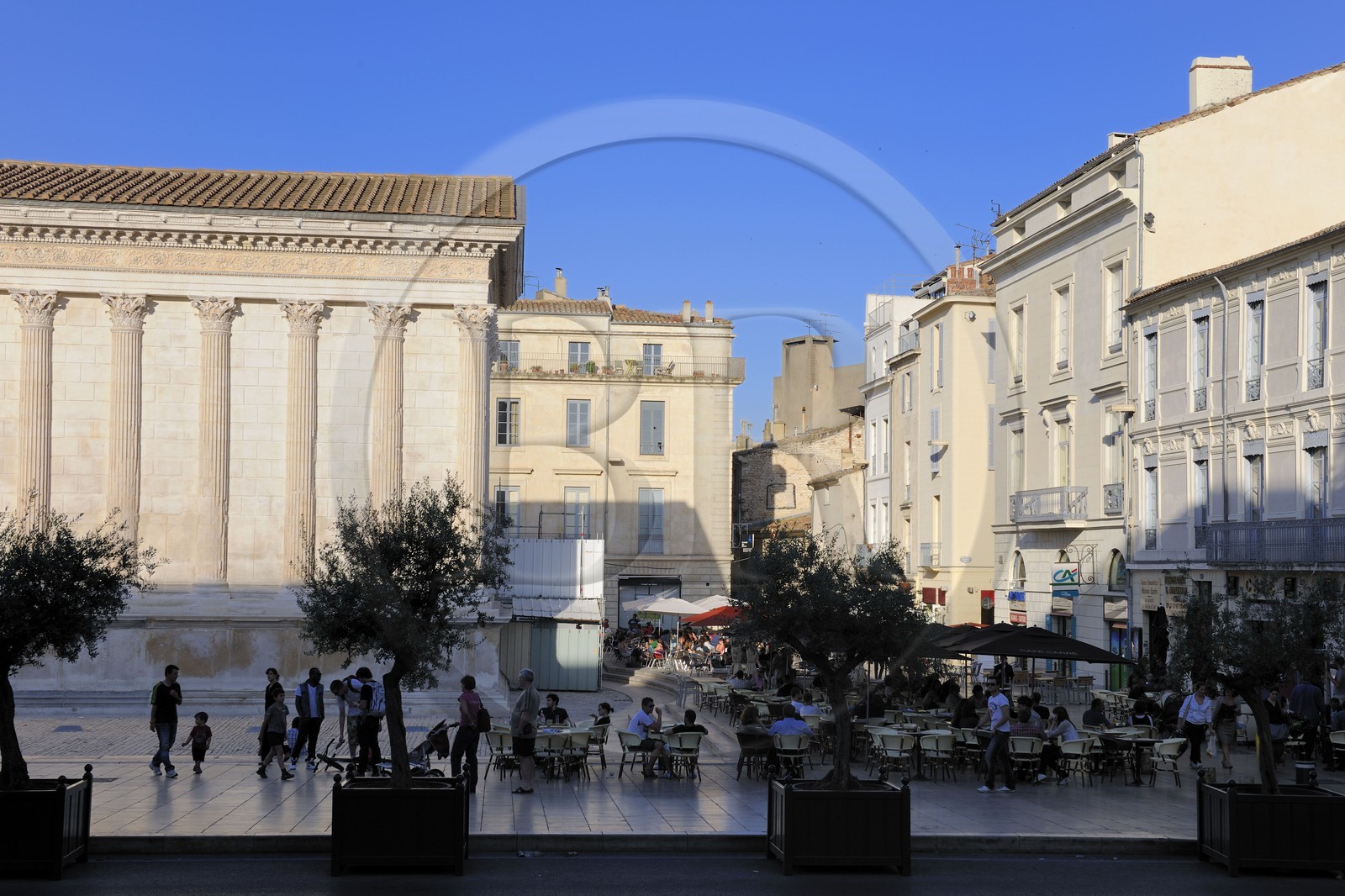 France, Gard (30), Nimes, la Maison Carrée, ancien temple romain du Ier siècle avant JC, Musée d'Art Contemporain
