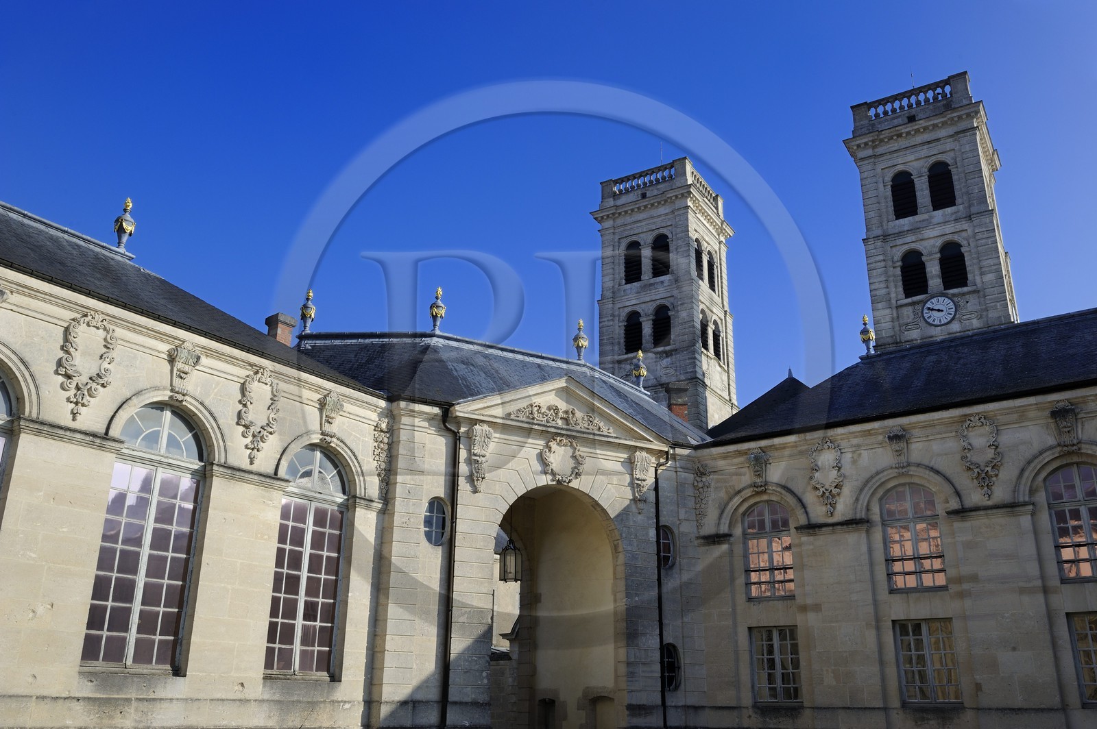 France, Meuse (55), Verdun, Ville Haute, le centre mondial de la Paix, des Libertés et des Droits de l'Homme situé dans l'ancien palais épiscopal et la cathédrale Notre-Dame du Xe siècle