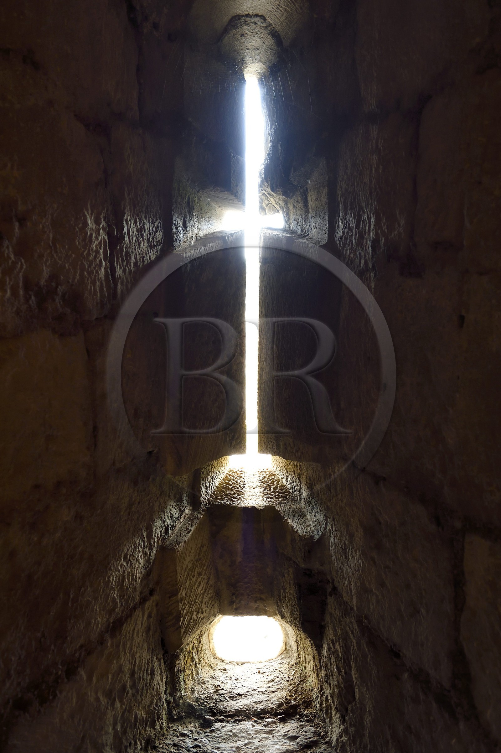 France, Dordogne (24), Périgord Blanc, Périgueux, la tour Mataguerre sur la place Francheville, meurtrière