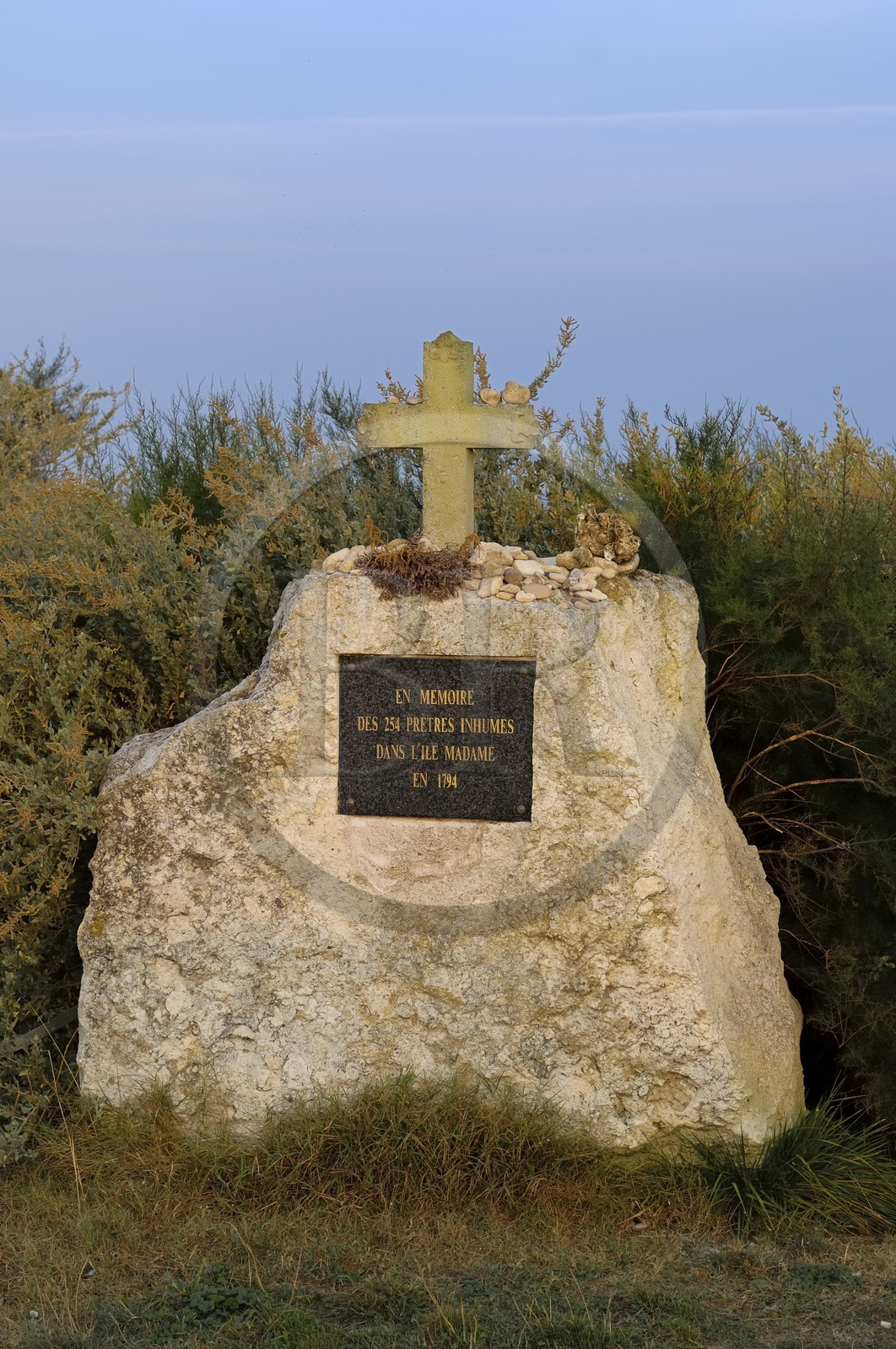 France, Charente-Maritime (17), Ile Madame, le puit des insurgés où furent ensevelis 254 prêtres réfractaires en 1794