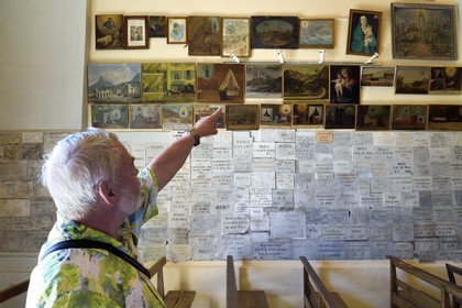 France, Var (83), Six-Fours-les-Plages, randonnée dans le massif du Cap Sicié, la chapelle Notre-Dame du Mai,  plusieurs centaines d'ex-votos viennent témoigner de l'attachement des croyants pour Notre-Dame-de-Bonne-Garde dite Notre-Dame-du-Mai