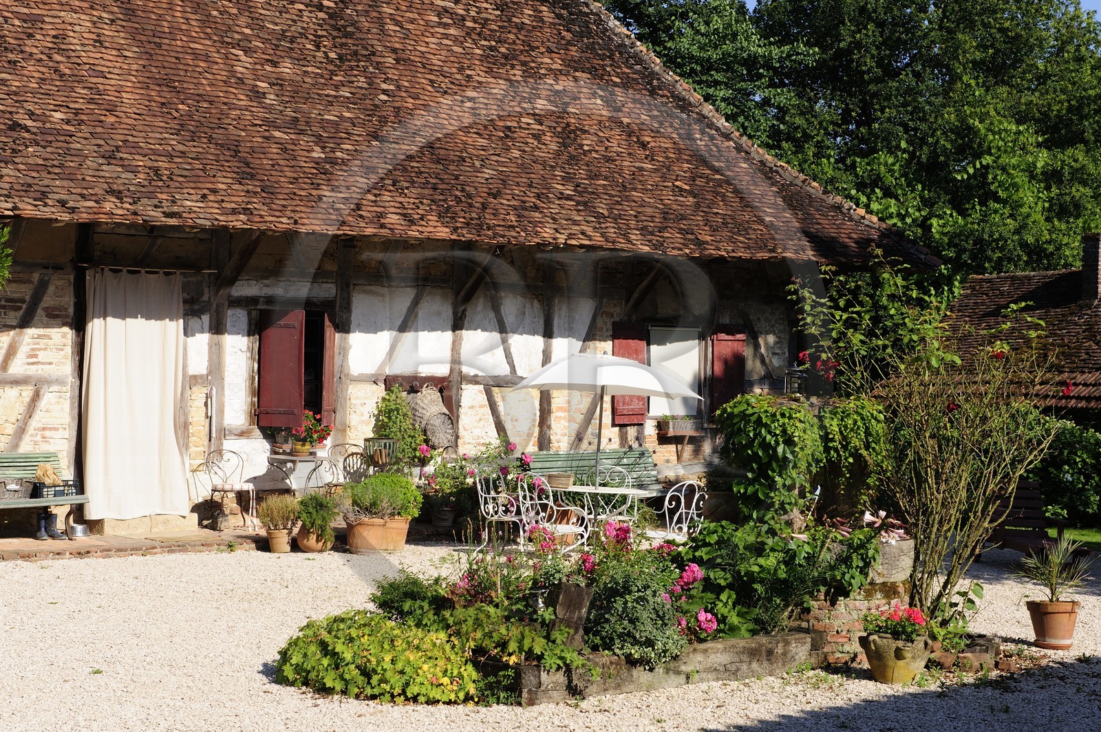 France, Saône et Loire (71), Bruailles, chambres d'hôtes La Ferme de Marie-Eugénie, ferme traditionnelle bressane