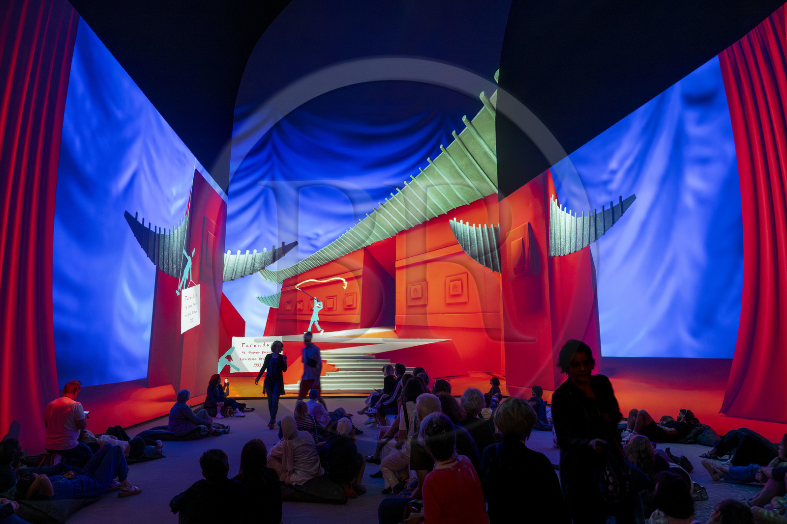 France, Paris (75), Bois de Boulogne, la fondation Louis Vuitton de l'architecte Frank Gehry, exposition David Hockney 25, Hockney Peint l'Opéra, réadaptation musicale et visuelle conçue spécialement pour cette salle à partir de ses dessins et décors pour différents opéras