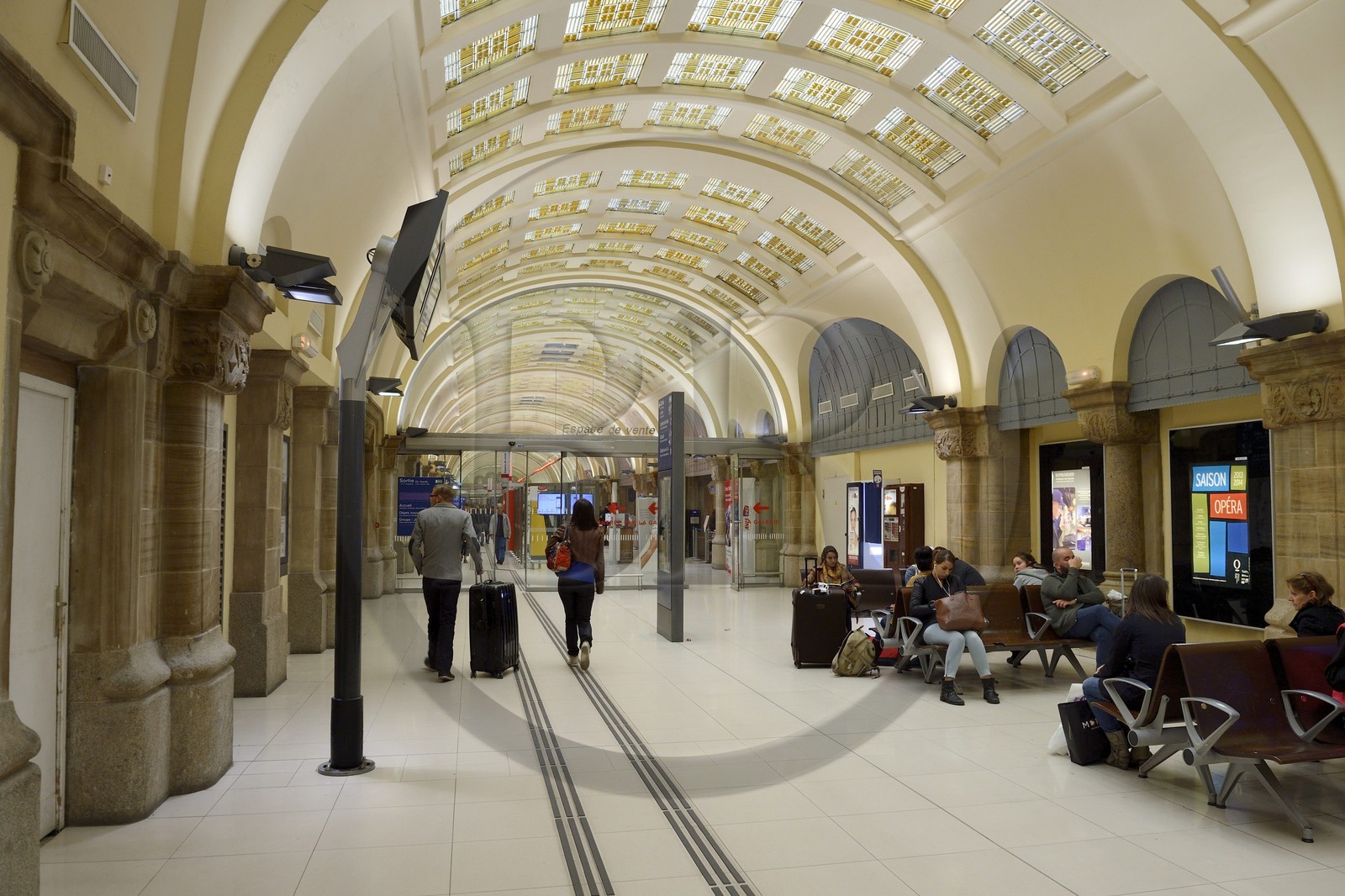 France, Moselle (57), Metz, quartier impérial, la gare de Metz, édifiée de 1905 à 1908 par l'architecte berlinois Jurgen Kruger est inscrite monument historique