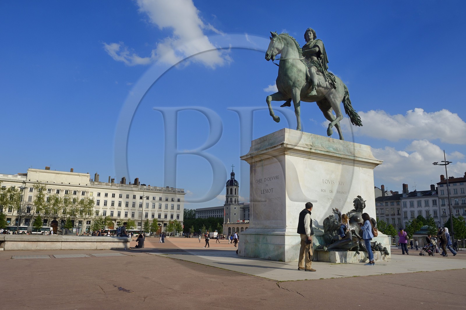 France, Rhône (69), Lyon, site historique classé Patrimoine Mondial de l'UNESCO, statue équestre de Louis XIV sur la place Bellecour