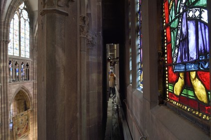 France, Bas-Rhin (67), Strasbourg, vieille ville classée au Patrimoine Mondial de l'UNESCO, la cathédrale Notre-Dame, le triforium